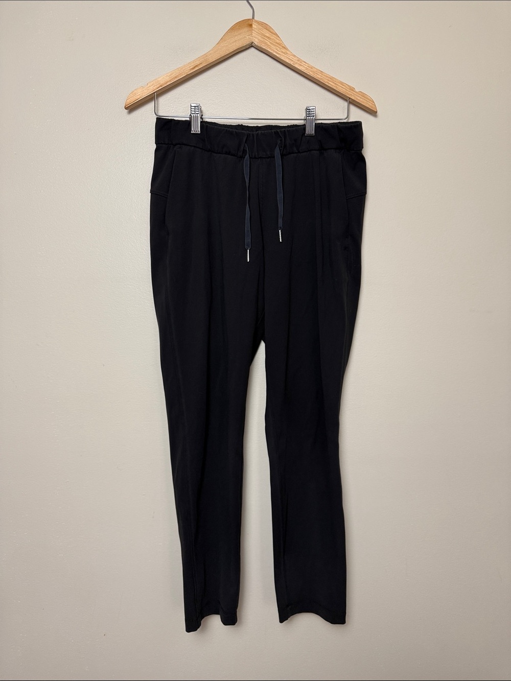 Lululemon Black Drawstring Jogger Pants size 6